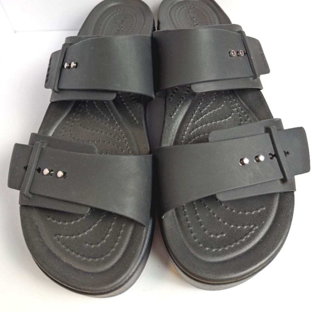 CROCS Black Brooklyn Buckle Platform Sandals - Women’s 8